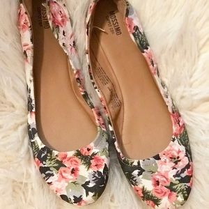 Mossimo Flats